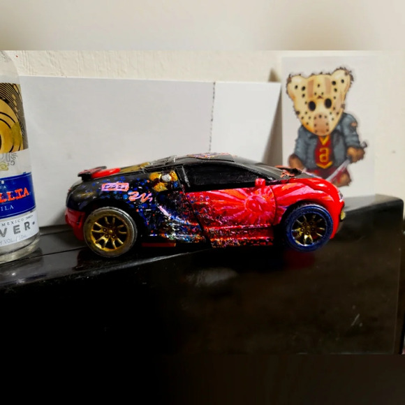 Transformer Bugatti collectible - Picture 1 of 9